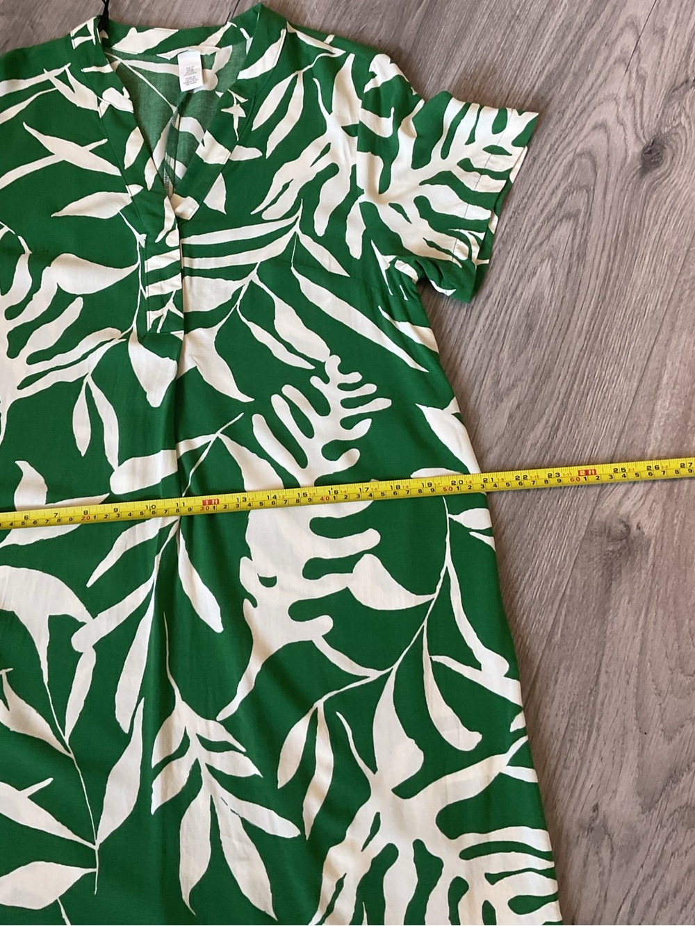 H&M Green and Cream Tropical Print Shift Dress - Picture 7 of 9